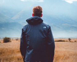 Príčina samovrážd mužov v strednom veku?